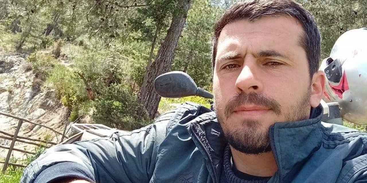 Motosikleti ile araca çarpan sürücü öldü