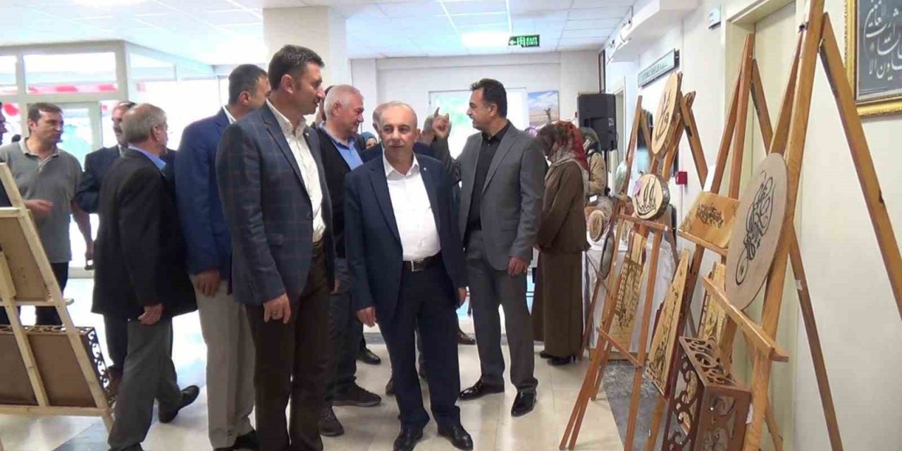 Develi Halk Eğitim Merkezi’nde sezon sonu sergisi açıldı
