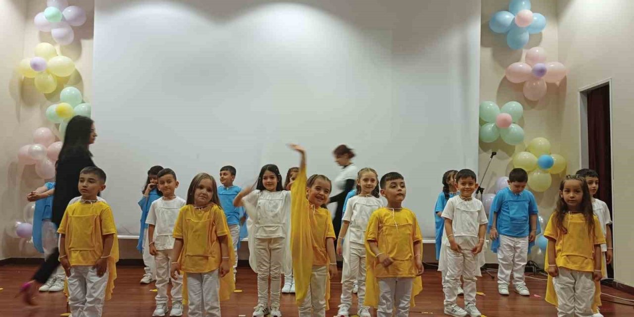 Miniklerden yılsonu gösterisi