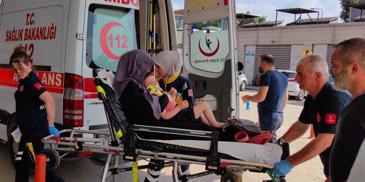 3. kattan düşen çocuk annesinin kucağında hastaneye getirildi