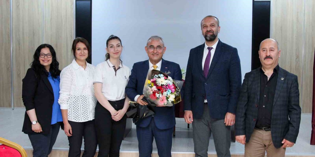 Gençlere tecrübelerini anlattı