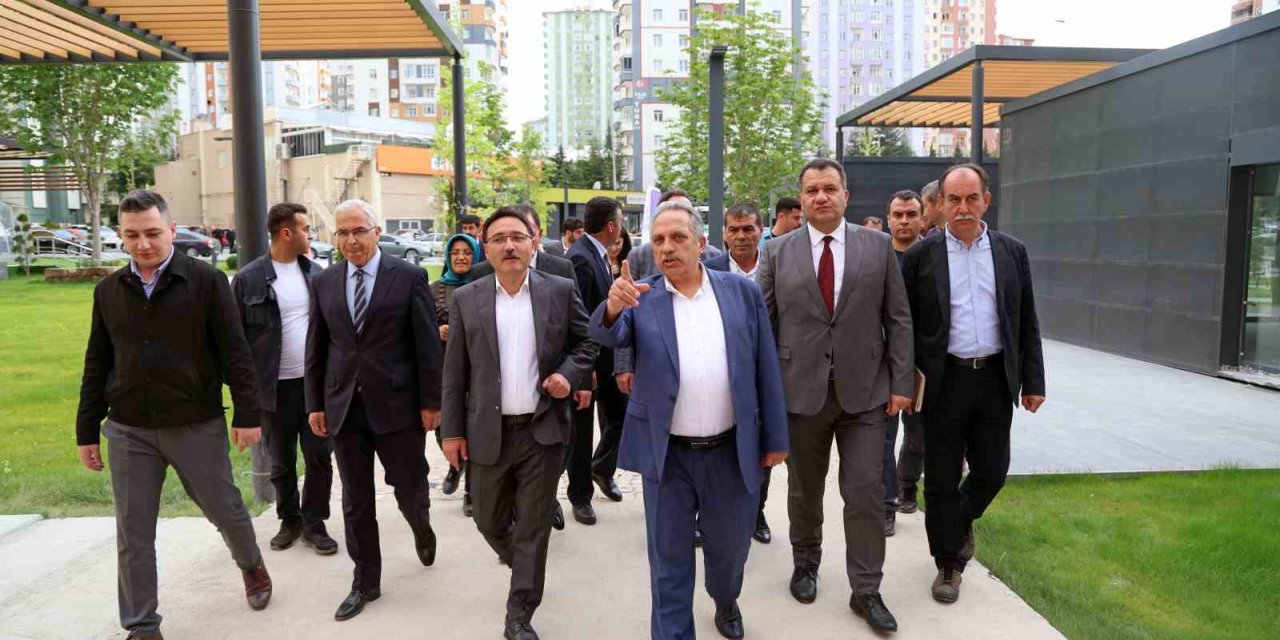 Vali Çiçek, Talas’ın acil durum konteynerini örnek gösterdi