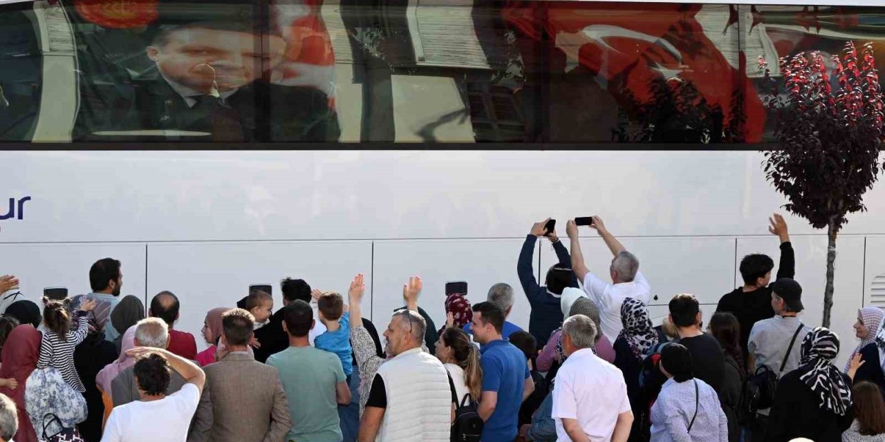 Yalova’da hacı adayları dualarla uğurlandı