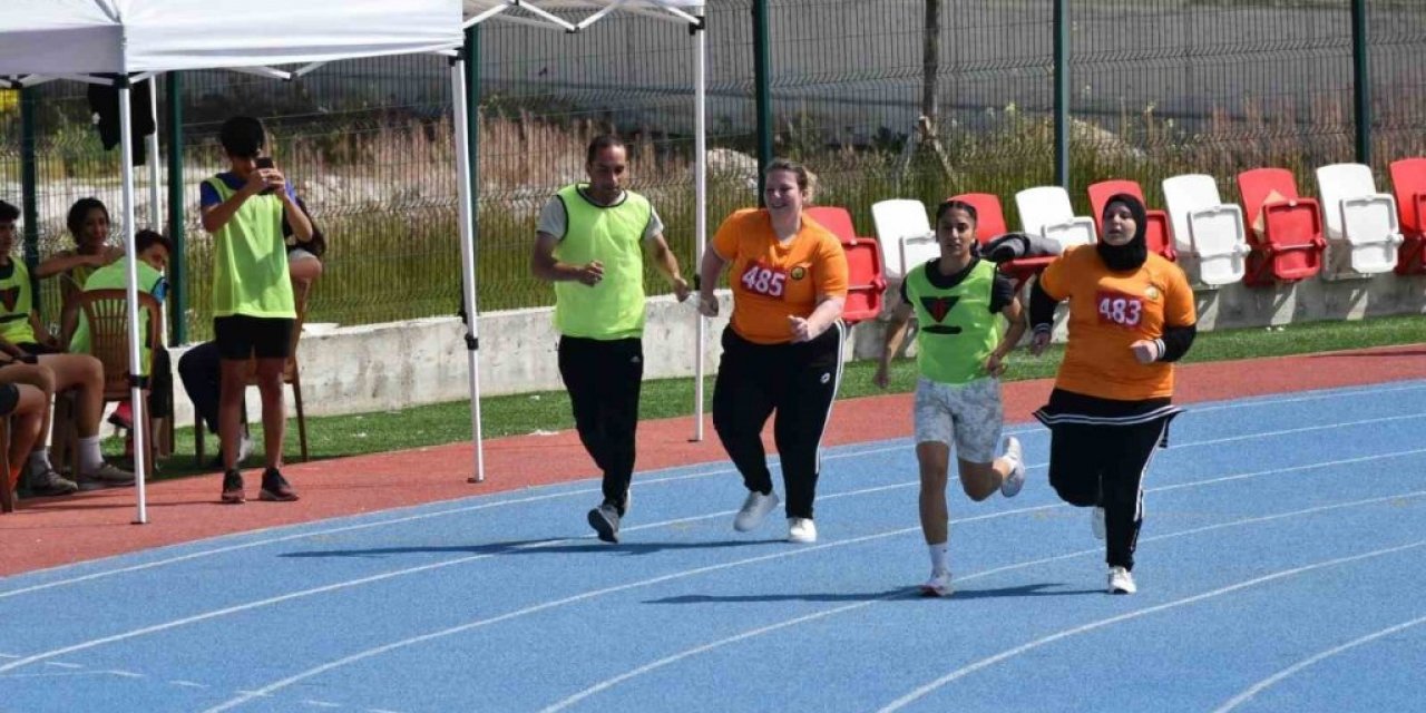 Yenimahalle Konya’da madalyaları topladı