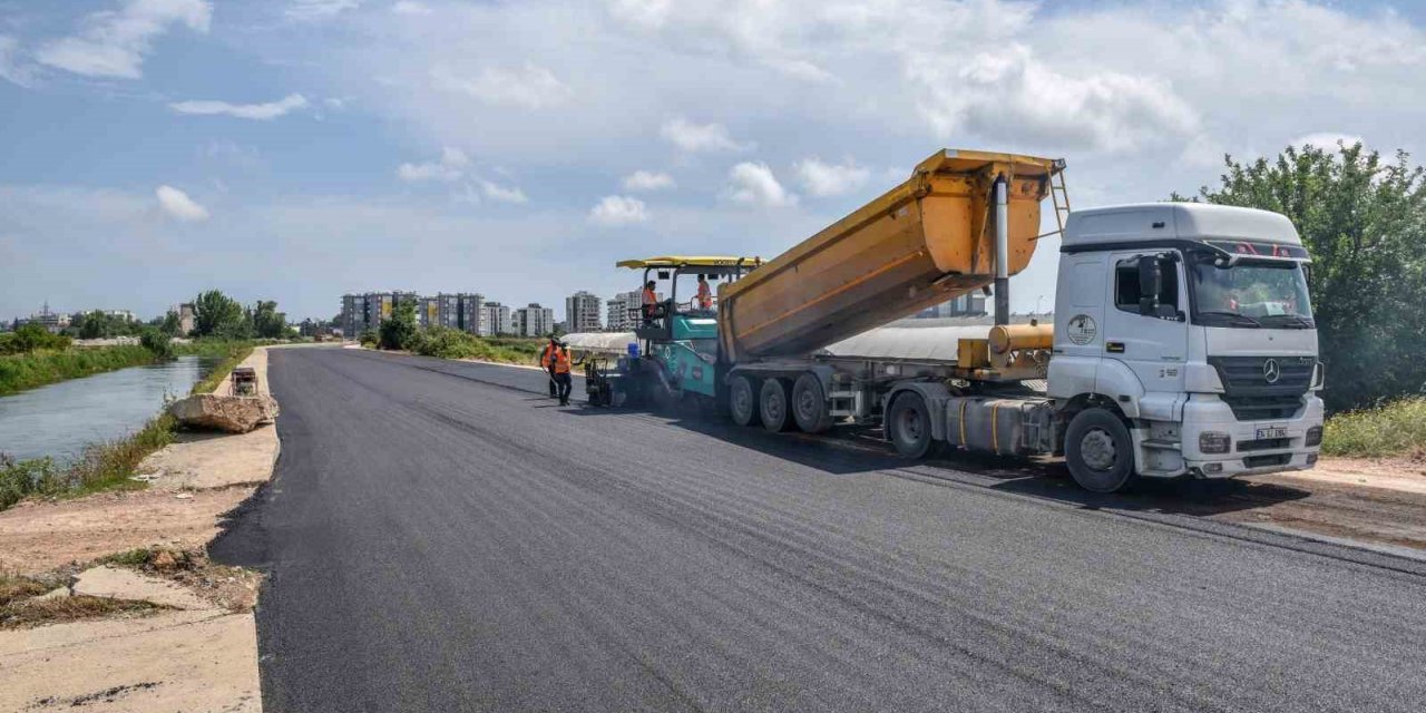 Göksu’ya 8 bin 500 ton asfalt hizmeti