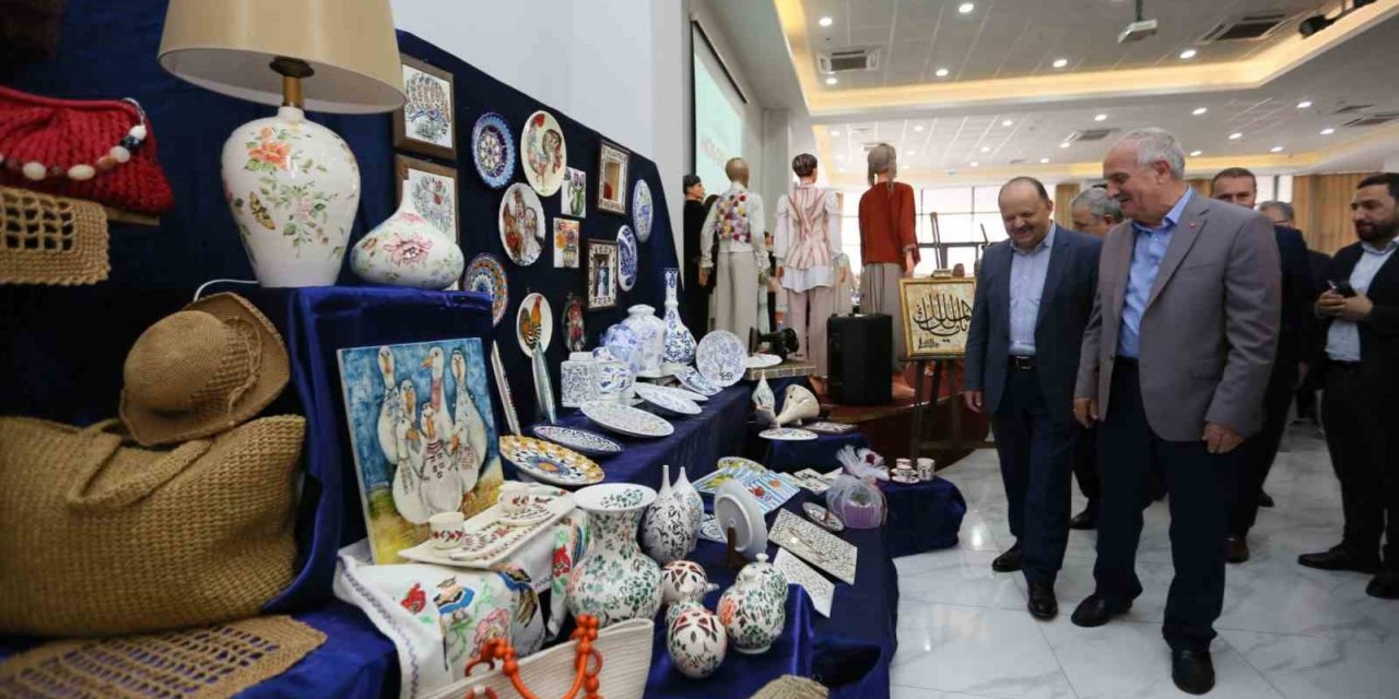 Derince’de kursiyerlerin el emeği ürünleri görücüye çıktı