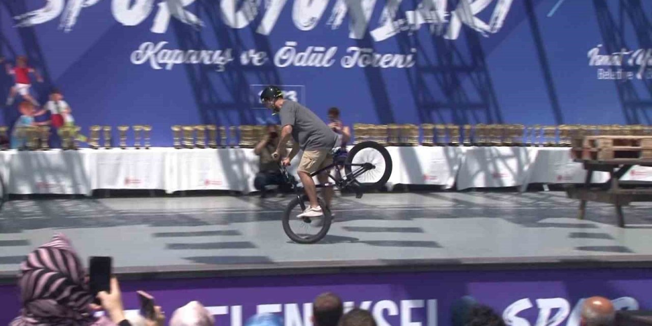 15. Geleneksel Ümraniye Spor Oyunları’nda ödüller sahiplerini buldu