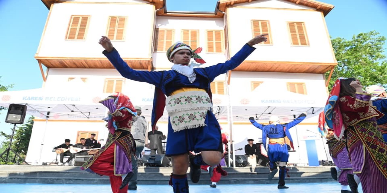 Karesi Atatürk Evi’nde ‘Efeler ve Türküler’ programı düzenlendi