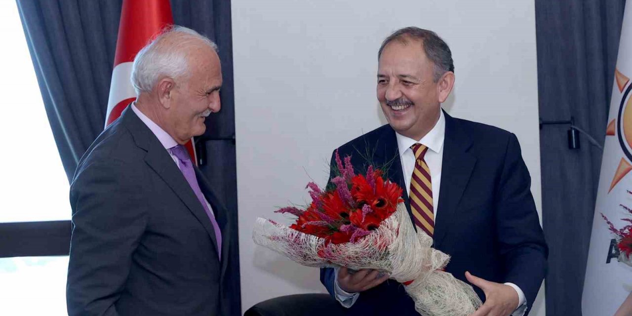 Bakan Özhaseki, AK Parti Yerel Yönetim lerine atanan Yılmaz’ı tebrik etti