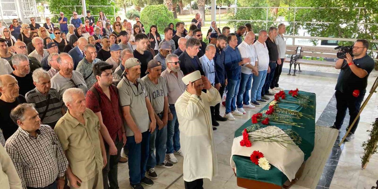 Kanto kraliçesi Nurhan Damcıoğlu son yolculuğuna uğurlandı