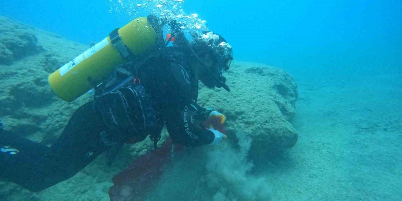 Ölüdeniz’de su altı ve koy temizliği yapıldı