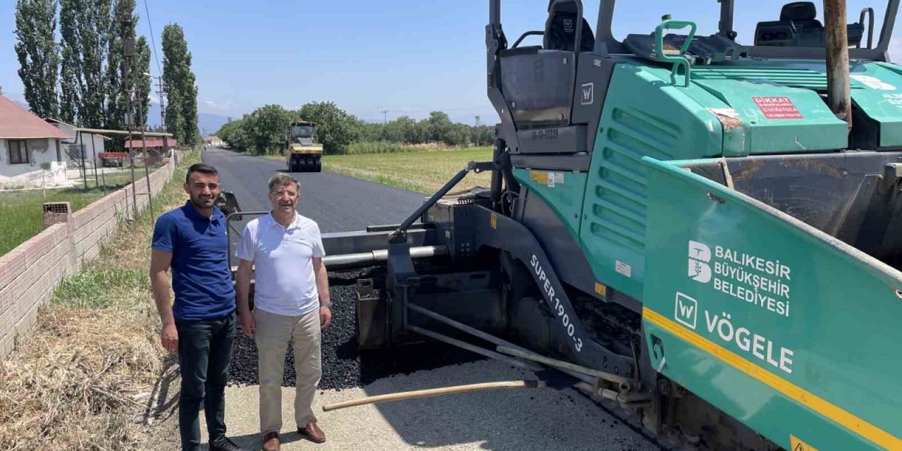 Burhaniye Çoruk Mahallesinde yol sevinci