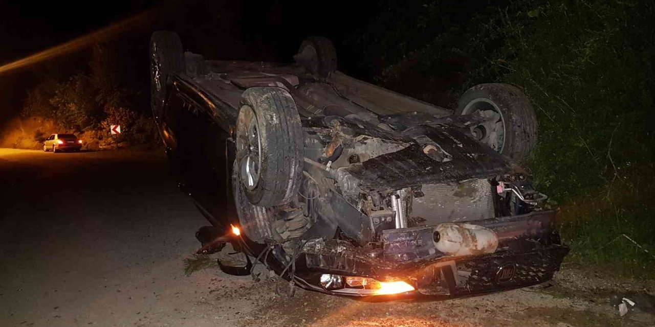 Ters dönen otomobilin sürücüsü yaralandı