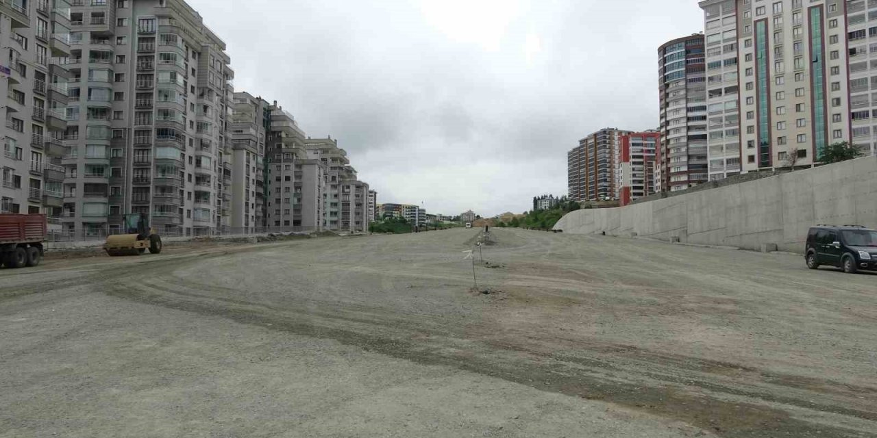 Türkiye’nin en maliyetli şehir içi yollarından Kanuni Bulvarı’nda çalışmalar hız kesmiyor