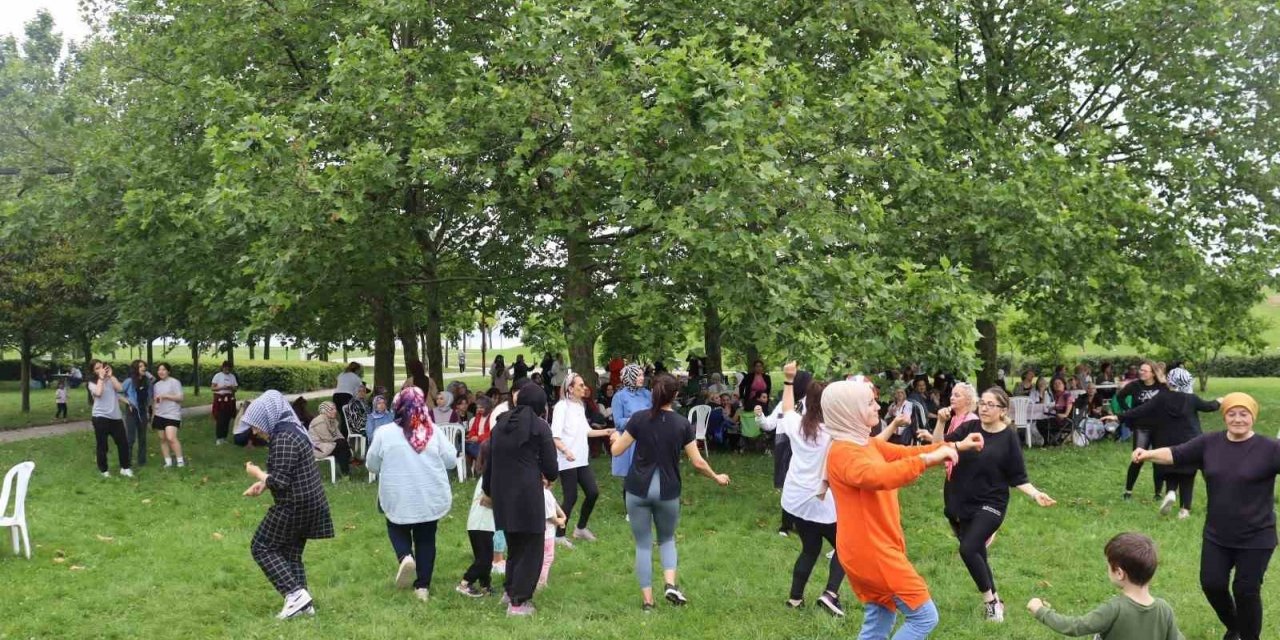 Kadınlar yaza "merhaba" dedi