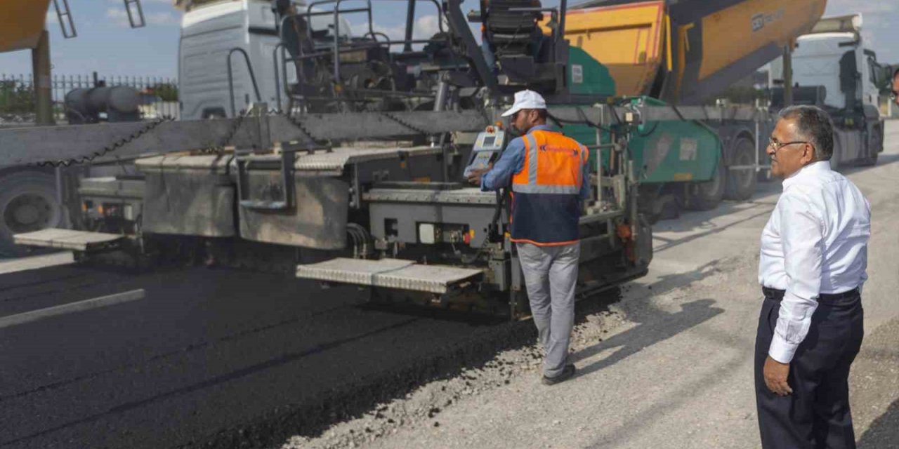 Büyükşehir’den Sarıoğlan’a 7 bin ton asfalt