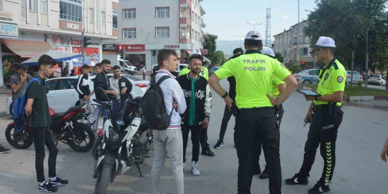 Tokat’ta trafik ekiplerinden motosiklet uygulaması