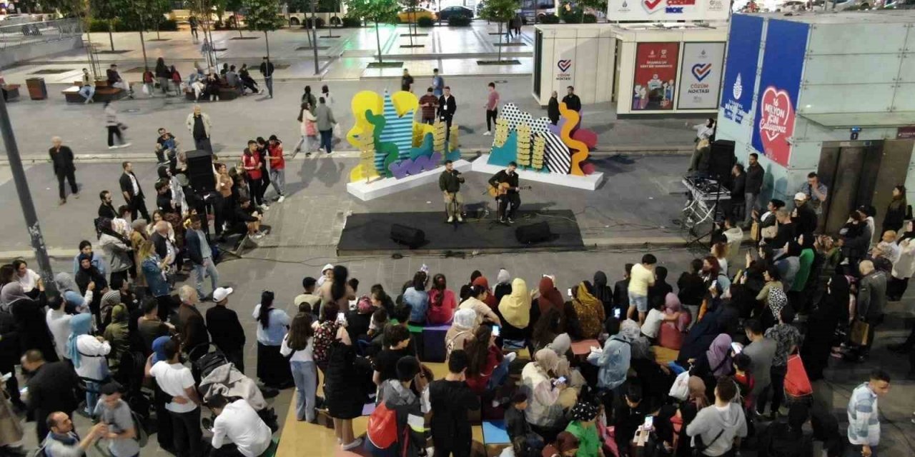 Bağcılar Kitap Fuarı karnaval havasında yaşanıyor