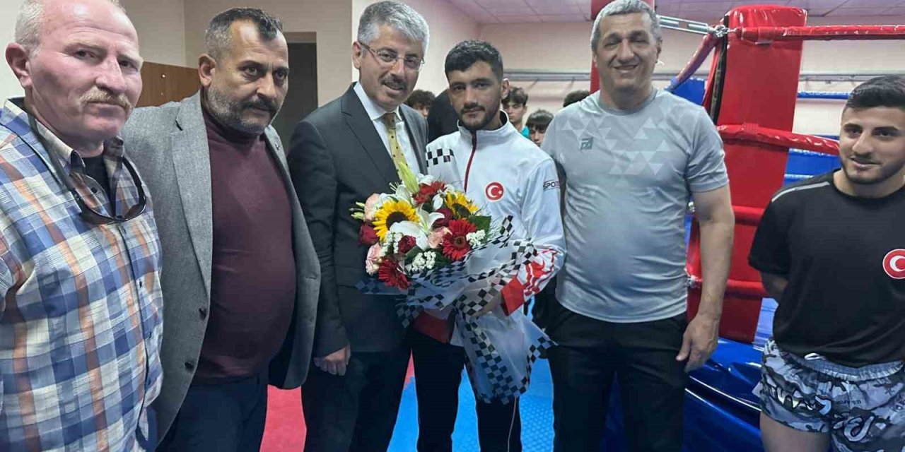 AK Parti Milletvekili Çopuroğlu’ndan Şampiyonlara Ziyaret