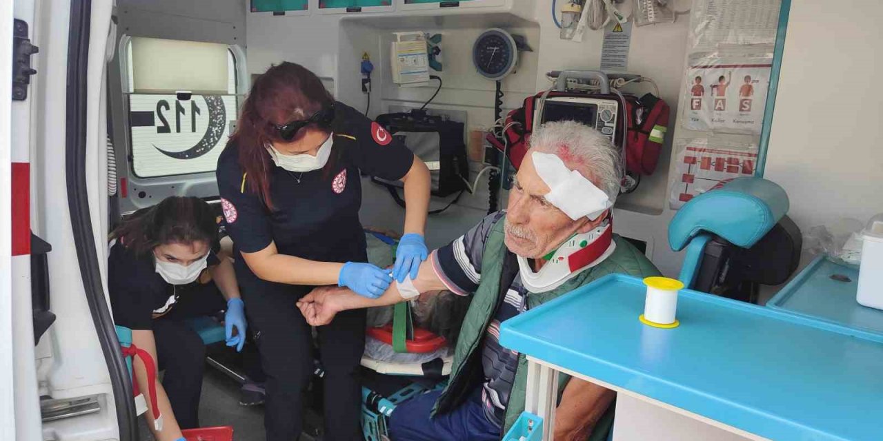 Kuşadası’nda trafik kazası: 2 yaralı