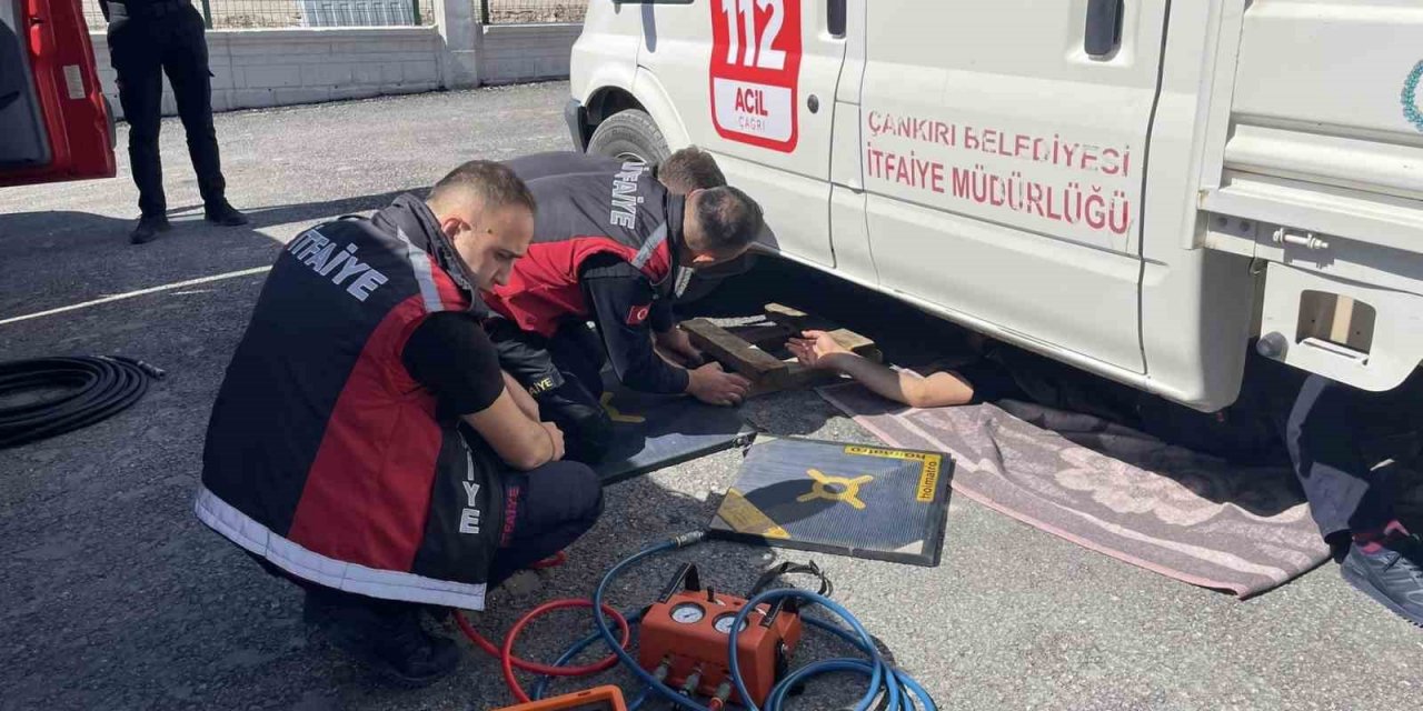 İtfaiye personellerine trafik kazalarına müdahale eğitimi