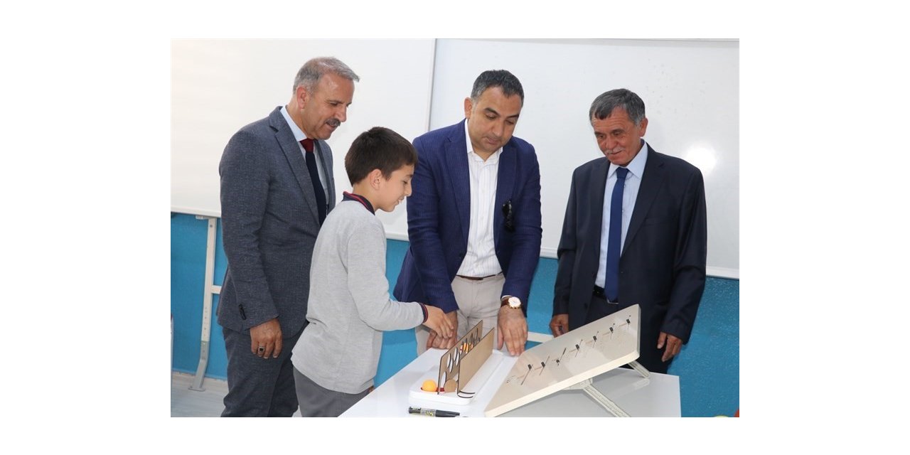 Köy okuluna Matematik Atölyesi ve Zeka Oyunları Sınıfı