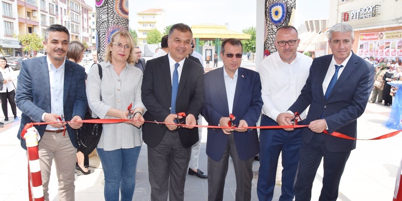 Çan Halk Eğitimi Merkezi Yılsonu Sergisi Açıldı