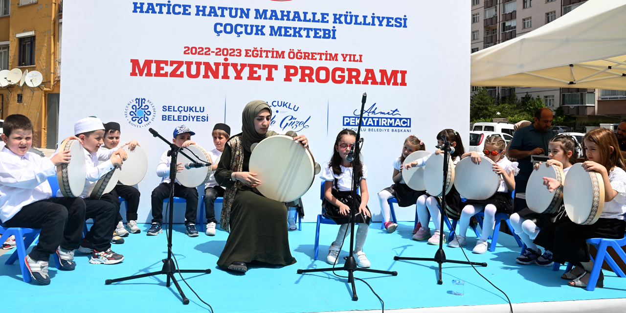 Konya Hatice Hatun Külliyesi Çocuk Mektebi'nde mezuniyet coşkusu
