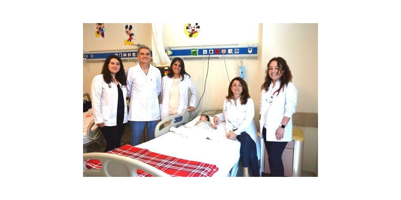 2 aylık bebek ameliyatla yaşama tutundu