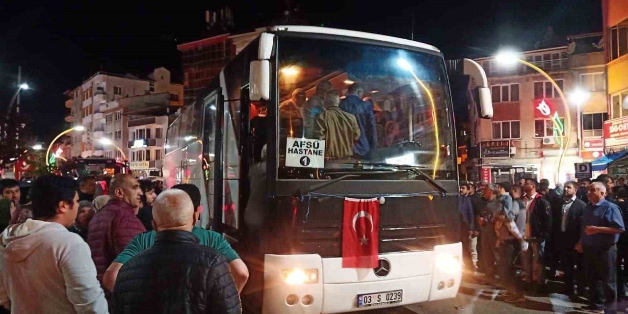 Sandıklı’da hacı adayları kutsal topraklara uğurlandı