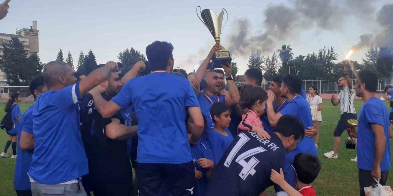 Kemer 2020 Futbol Kulübü namağlup şampiyon oldu