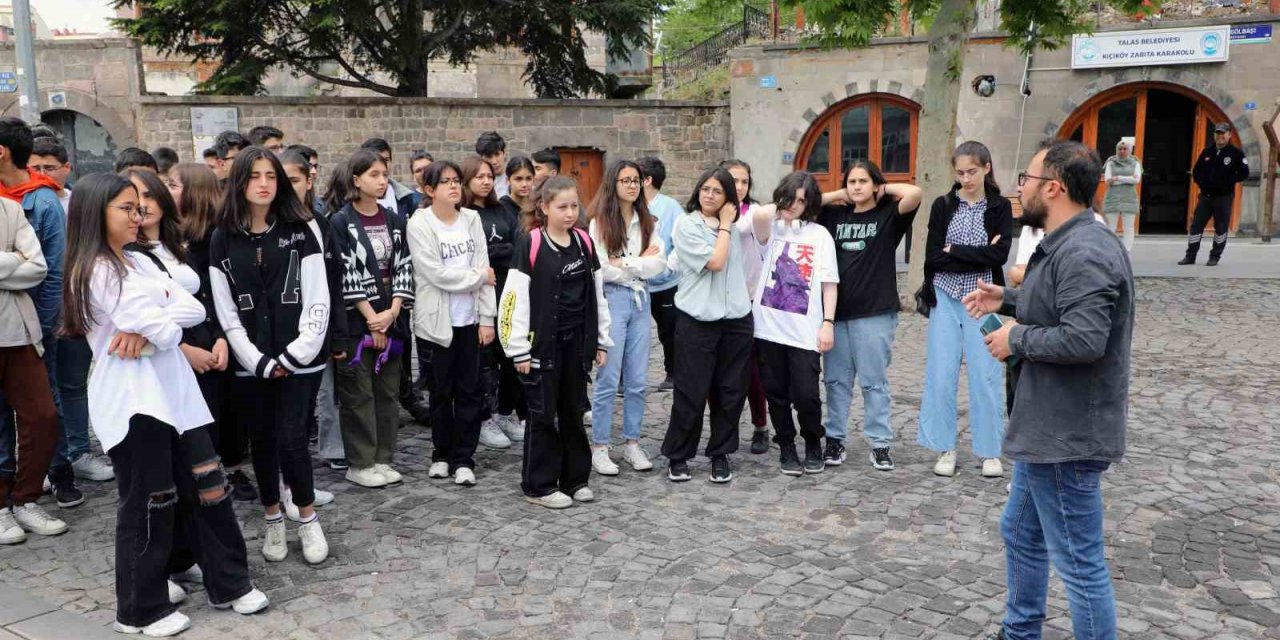 ‘Rota Talas’ gezdiriyor, öğretiyor