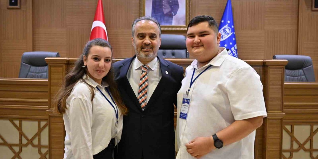 Yerel ve ulusal sorunlara genç bakış