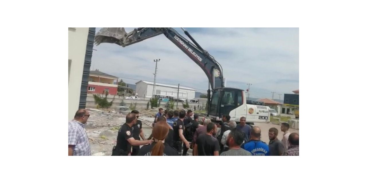 Ruhsatsız yapı yıkımında olay