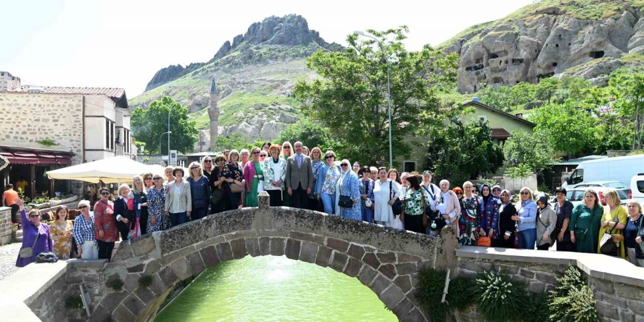 Bosna Hersek Saraybosna Mevlevihanesi kursiyerler Konya'da! Başkan Pekyatırmacı Sille’de ağırladı