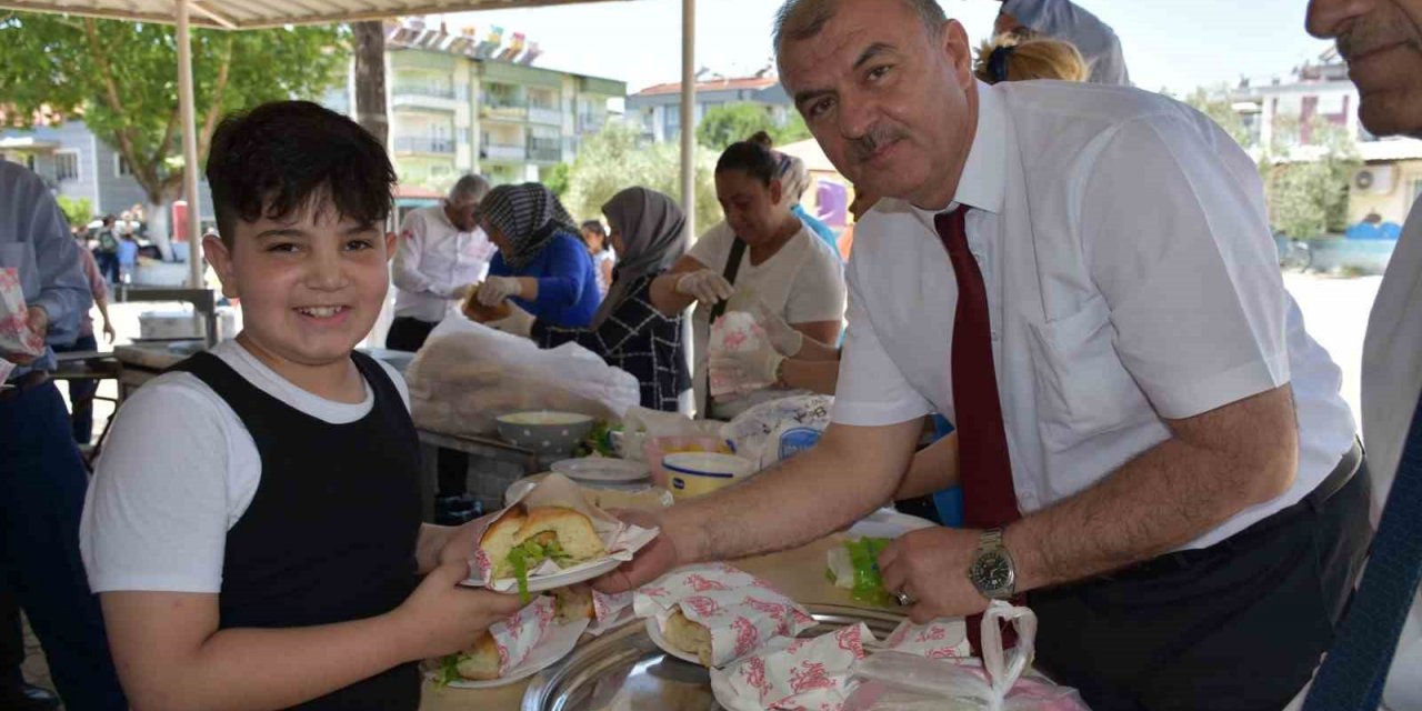 Aydın’da öğrencilerin balık ekmek keyfi
