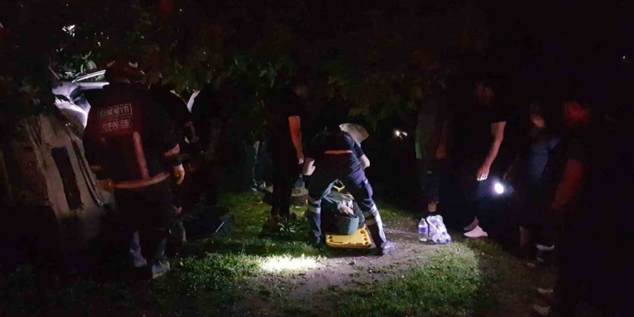 Sakarya’da cip ile çarpışan panelvan devrildi: 2 yaralı