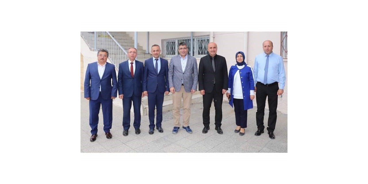 Rektör Aktekin,  ’Bilim Söyleşileri’ programında öğrencilerle buluştu