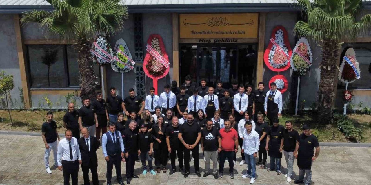 Adana’nın meşhur Cihangir Kebapçısı, lezzetlerini İskenderunlularla buluşturdu