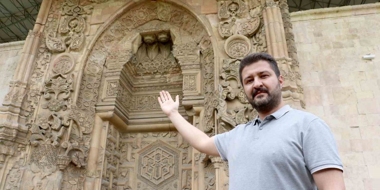 Dünyada eşi benzeri yok, ince işçilikle yenileme çalışmaları sürüyor