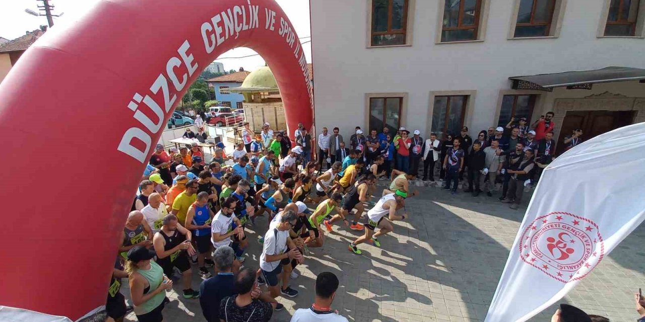 Tarihi İpek Yolu trail koşusu 700 sporcu ile start aldı
