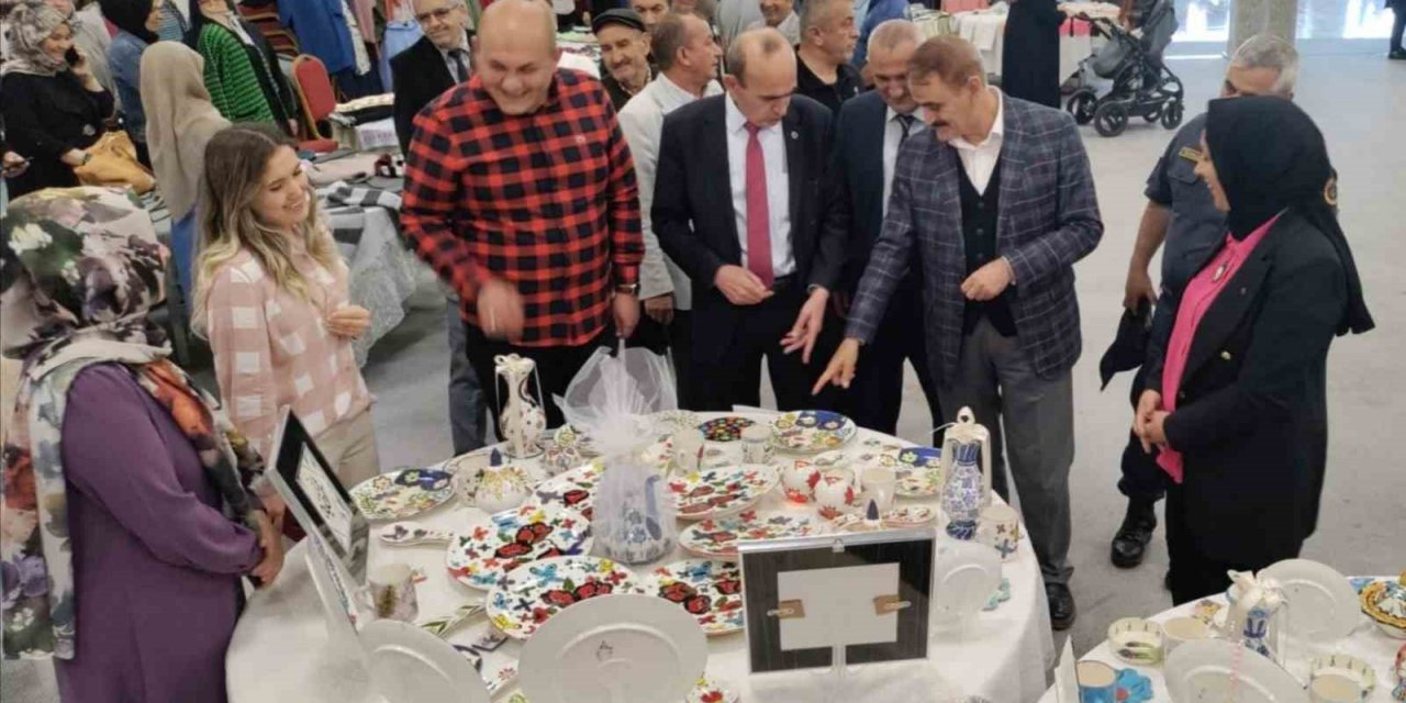 Çavdarhisar’da yıl sonu sergisi