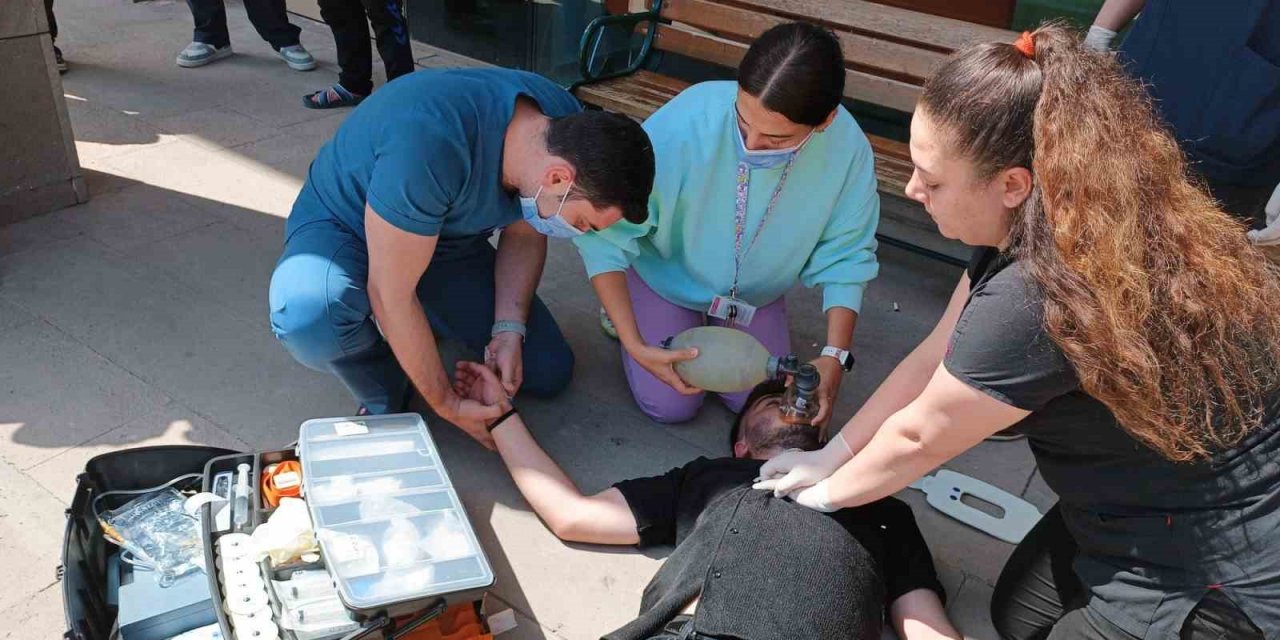 Devlet Hastanesinde gerçeğini aratmayan afet ve acil durum tatbikat