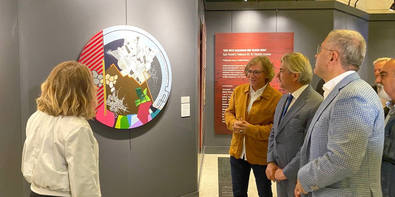 Aşık Veysel, vefatının 50. yılında Üsküdar’da düzenlenen sergiyle anıldı