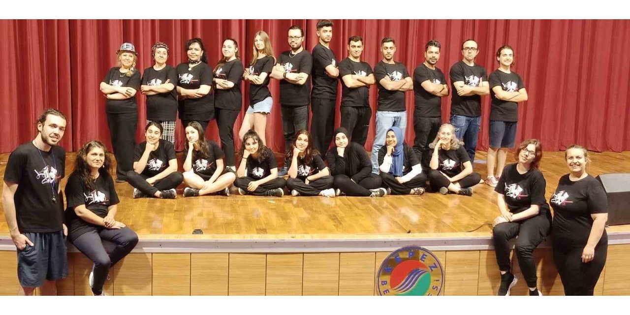 KBT Atölyesi kursiyerlerinden tiyatro gösterisi