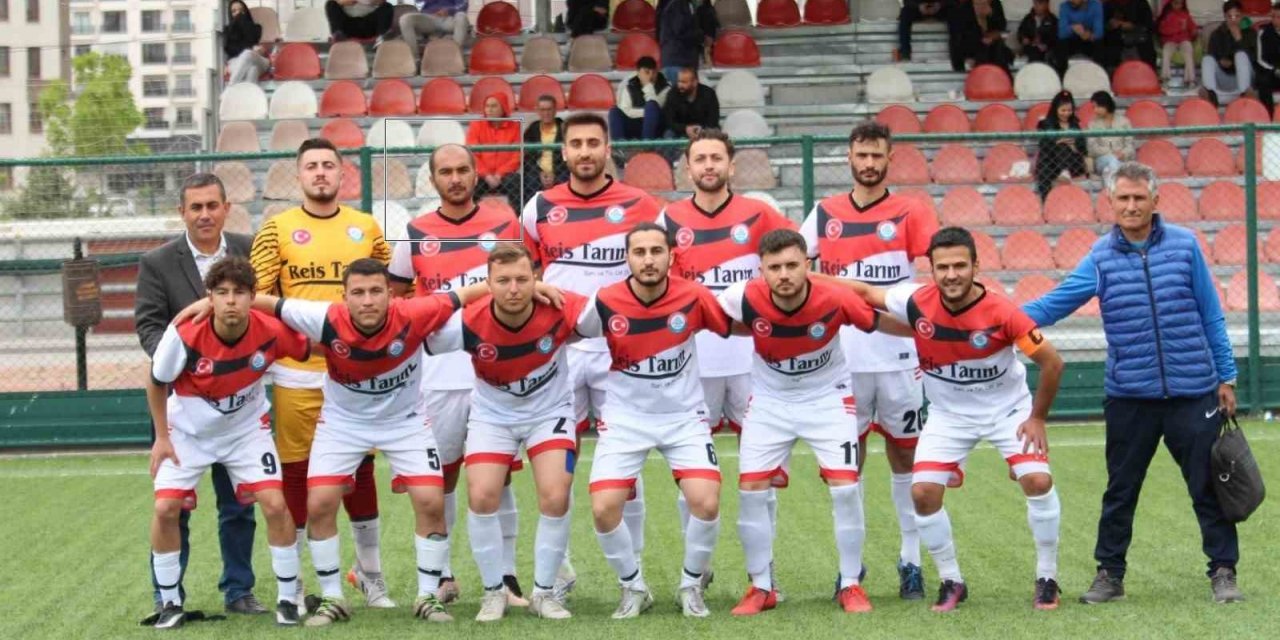 Futbol Disiplin Kurulu’ndan Hüseyin Pekşan’a 20 maç ceza