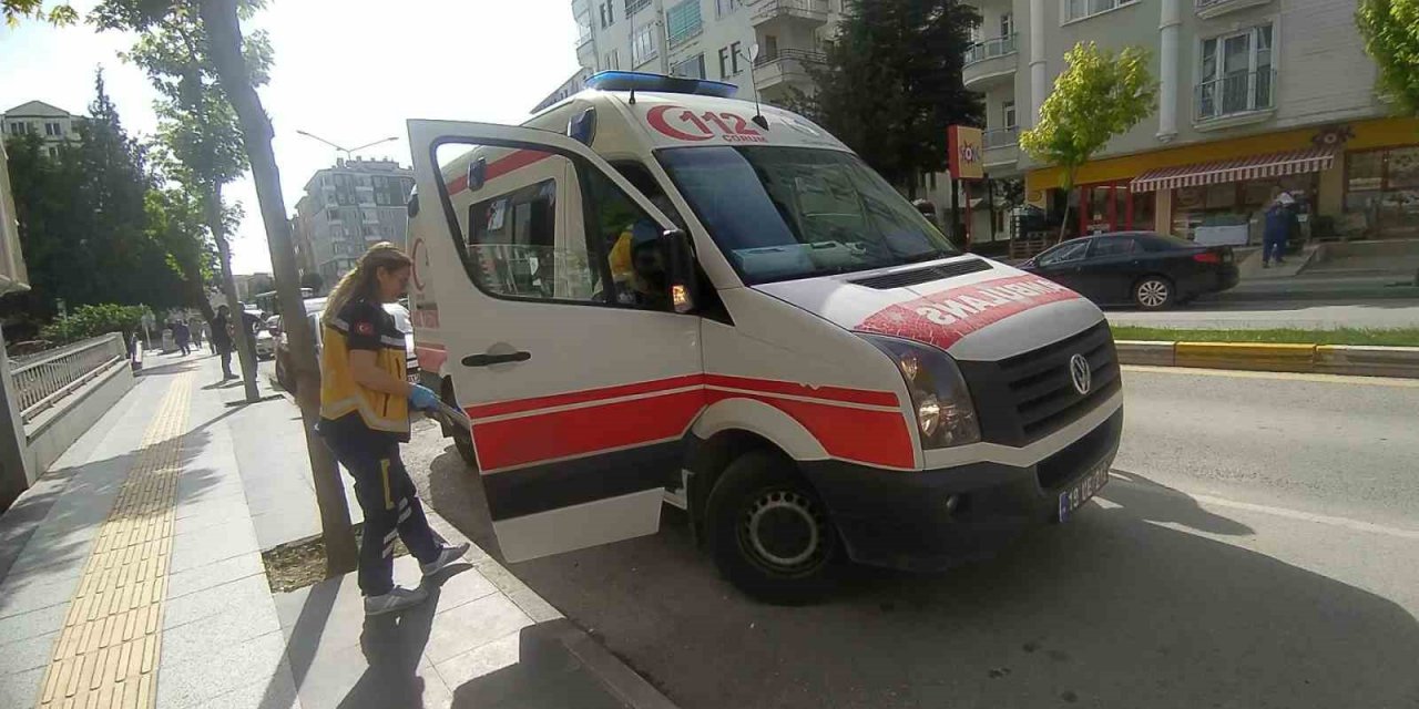 Yaşlı adam apartman girişinde ölü bulundu