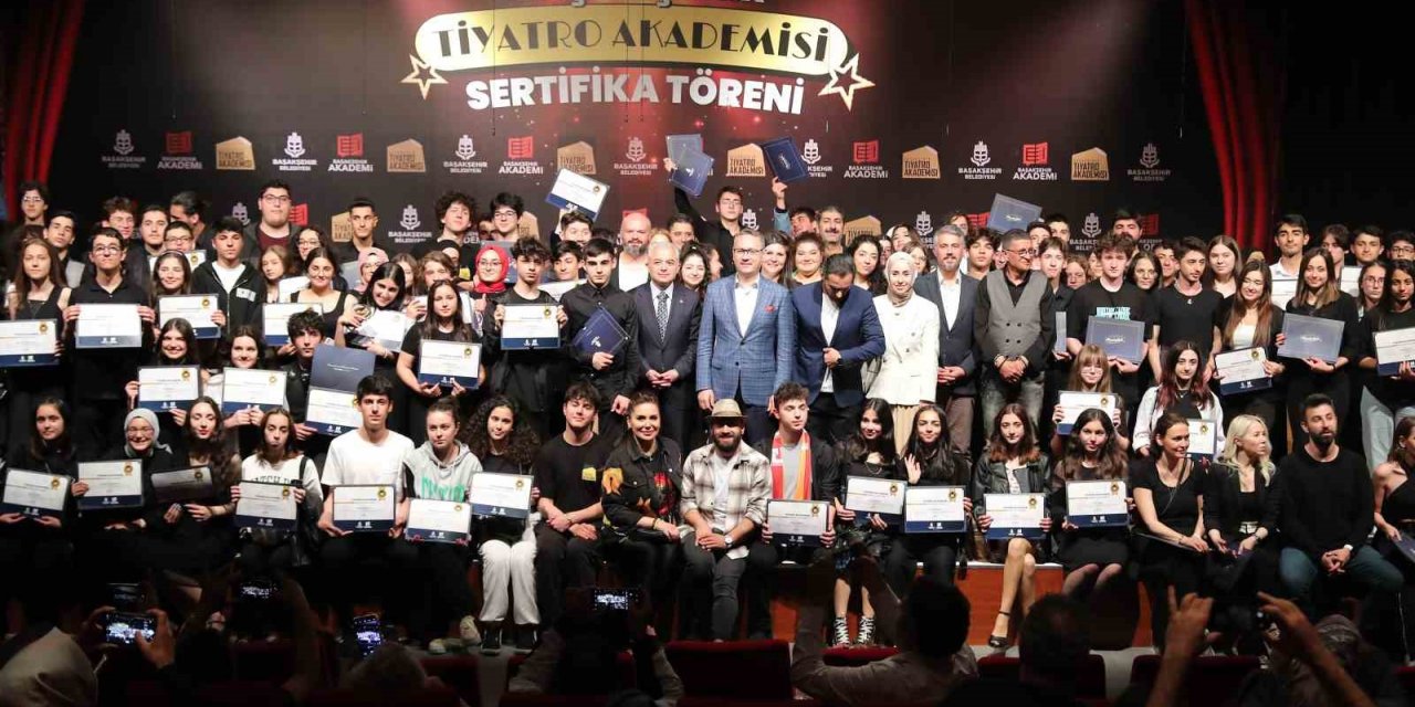 Başakşehir Tiyatro Akademisi dönem finali yaptı