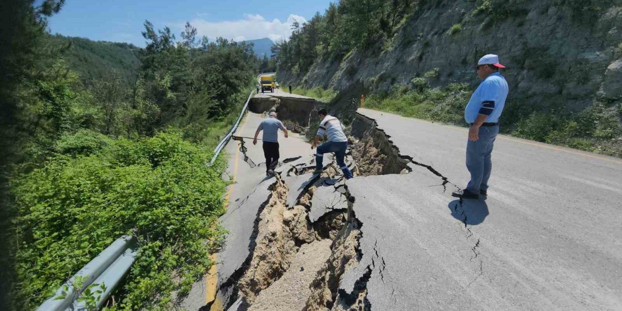 Keltepe Kayak Merkezinin yolu heyelan sonrası kapandı
