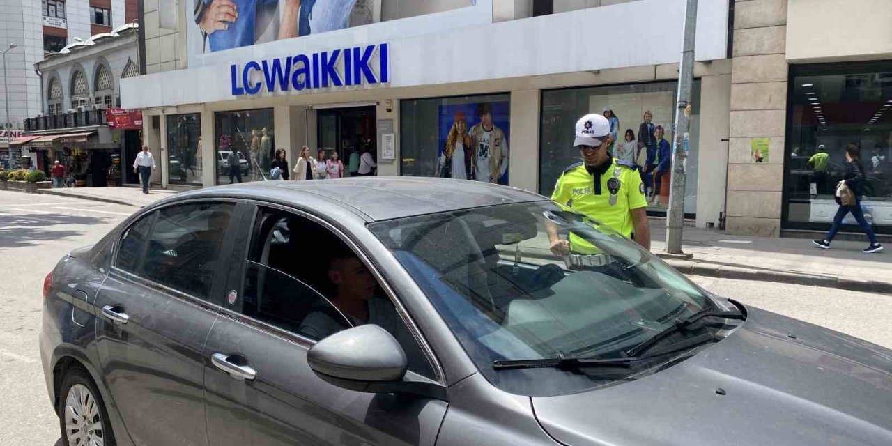 Tek tek durdular, kurallar uymayanlar cezayı yediler